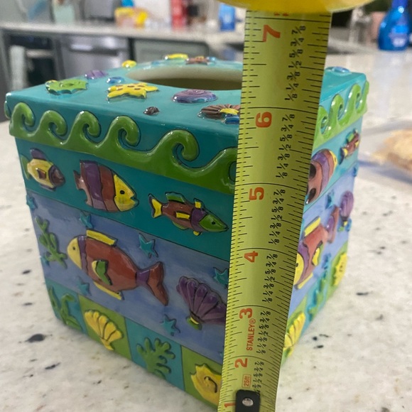 Underwater/ Fish themed tissue holder - Picture 6 of 7
